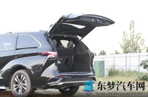 大空间+低油耗，半年卖出34,380辆，丰田格瑞维亚怎么选？-2