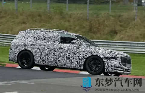 奥迪全新旗舰 SUV 谍照曝光，或为 Q9 Horch 豪华版，2026 年推出