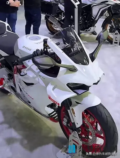 米兰车展_ 凯越450RR全新外观亮相-1