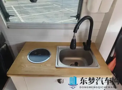 不是豪华，是自在——一辆露营车里的生活哲学-2