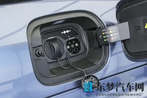 比亚迪又上狠货！方盒子造型+豪华内饰，综合续航1300KM！-1