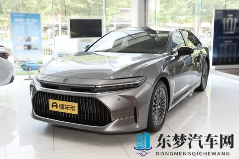 进口中大型车，皇冠哪一款值得选？试驾分析，配置够用动力直观！-3