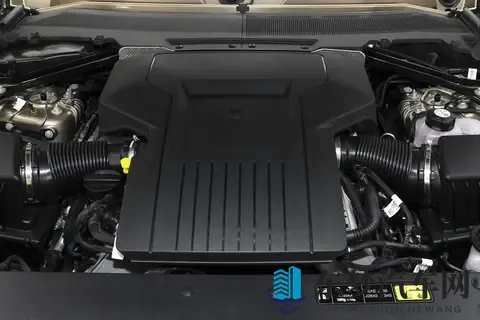 路虎卫士深度体验：V8 版 4 秒破百，硬派越野也能当家用-3