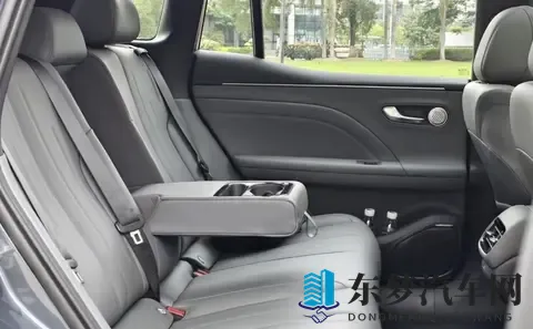 埃安AION i60到店，轴距近2米8还带车外投影，增程_纯电动力任选-2