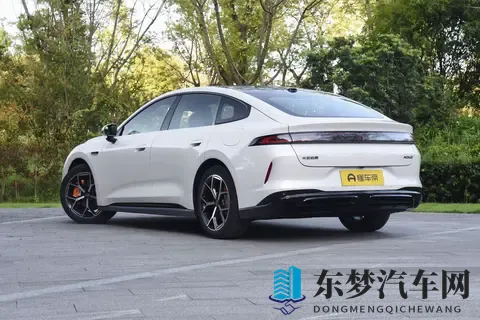 最霸气华系旗舰SUV 岚图第30万辆整车—岚图泰山下线-1