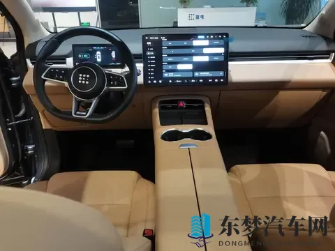 够大够舒适？蓝电E5 PLUS能成家用SUV新选择吗？-1