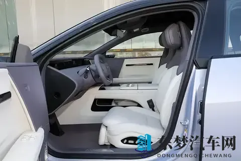 既有科技带来的便利，也有驾驶本身的乐趣，这款车如何