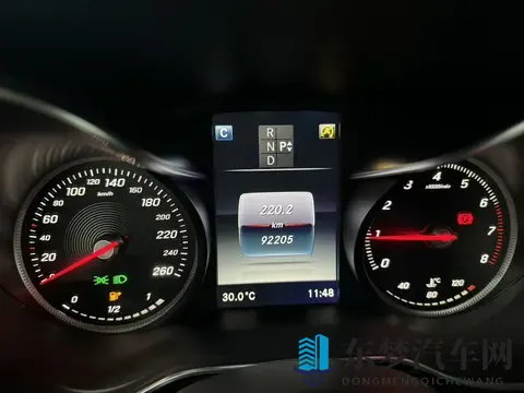 六年奔驰GLC，9万公里，省下大几十万，豪华SUV轻松开回家-2