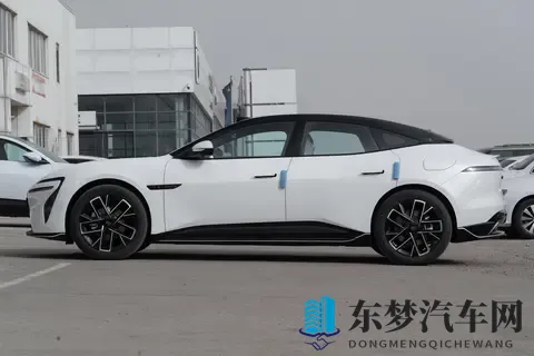 超碰牛牛：新车命名暗藏安全与性能玄机