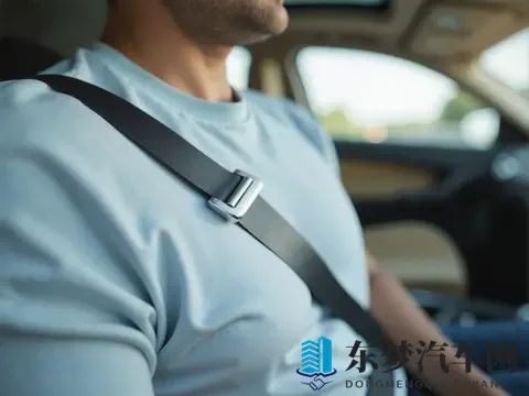真相揭秘：车里最安全的位置竟是它！大多数人都选错了-1