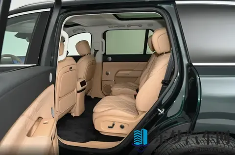 大型SUV掀起新竞争，风云T11对比深蓝S09，谁才是家用优选？-2