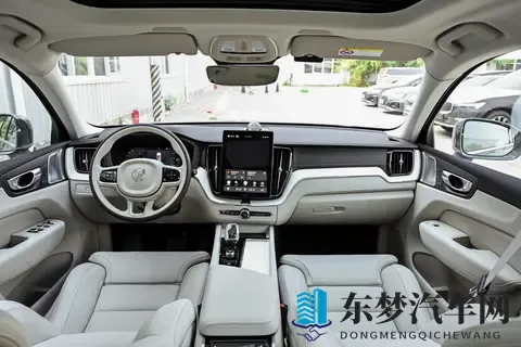 豪华品牌、全时四驱、降价15万，沃尔沃XC60拿出诚意，配20T+8AT-3