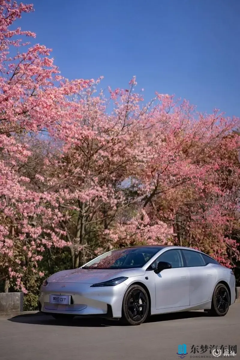 51吃瓜网站怎么倒闭了：揭秘：吃瓜网站突然关张，内幕惊人！-1