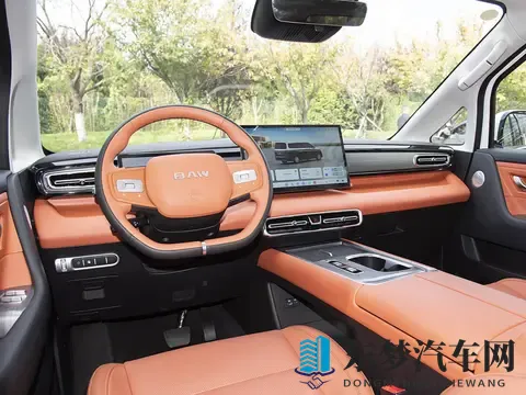 家用商务两不误！北汽全新MPV要来了，车长超5米3，最多容纳9个人-1