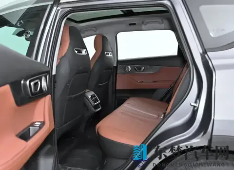 仅售799万！被人称为“平民版”路虎小卫士，实力媲美坦克300！-2