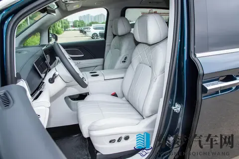 高端MPV怎么选？多花点时间了解26款岚图梦想家PHEV-3