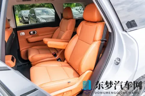 激光雷达 + 8295 芯片，零跑 C16 20 万内配置卷吗？-1