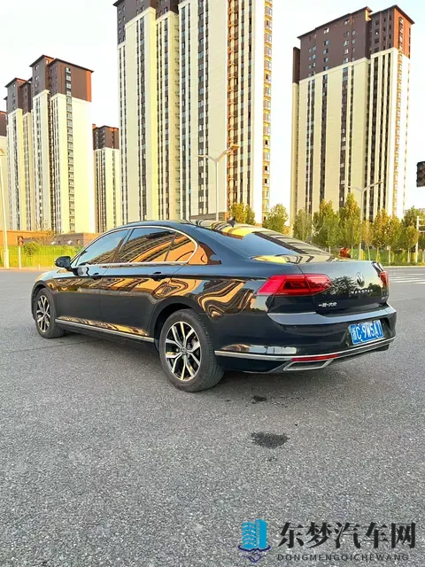 KTV小雪被男站着强啪了：汽车AI革命：安全升级，未来已来-2