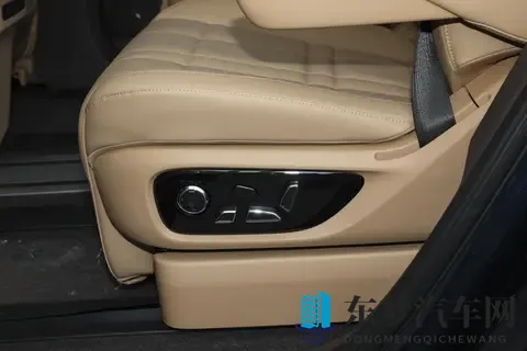 深蓝S09与蓝山,都是华为系6座SUV,家用选哪个更合适?-1