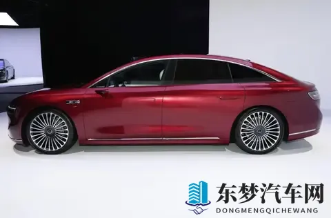 华为系车型史上最大让利,享界S9价格腰斩-1