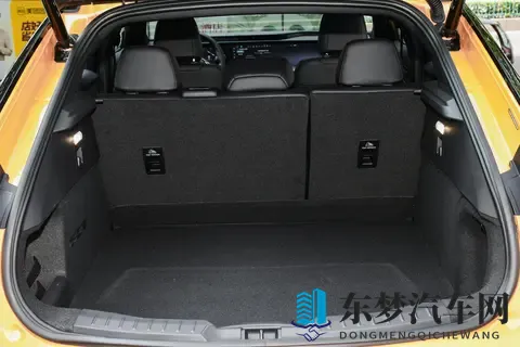 试驾完全新福特蒙迪欧，闺蜜决定放弃电车，选择插混动力-1