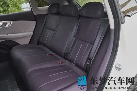 深度体验深蓝 S07 2026 款：续航与驾感新诠释-1