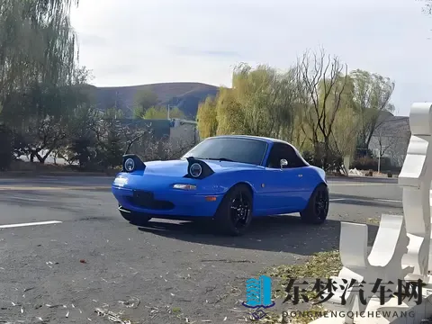 马自达MX-5第一代跳灯版：34年过去，为何仍是车迷心中的白月光？-2