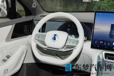 腾势N8L深度体验：30万级家庭大型SUV的全场景解决方案-1