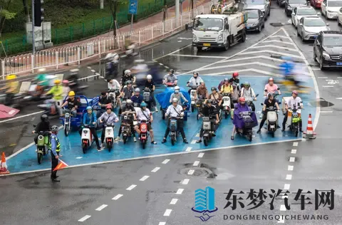 摩托车究竟能不能走非机动车道，参考汽车分析会得出什么结论呢？-3