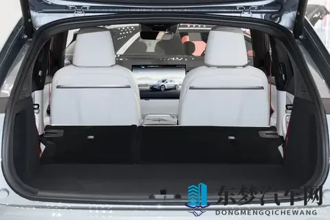 带2挡变速箱的纯电车不到25万，还挂着奔驰大logo！