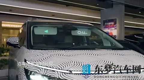 小鹏Robotaxi搭载遮阳板车外显示功能，效果炫酷但有两个疑问-3