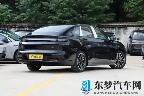 连续两月销量破万，这台10万级纯电家轿值不值得考虑？-1