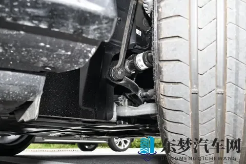 奔驰A35L AMG居然是台能拉娃的性能车？-1