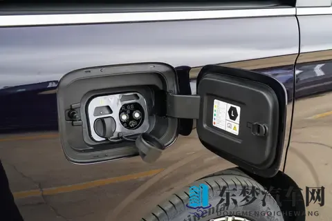 26款岚图梦想家：省心的MPV该这样选，多场景全能才叫真香