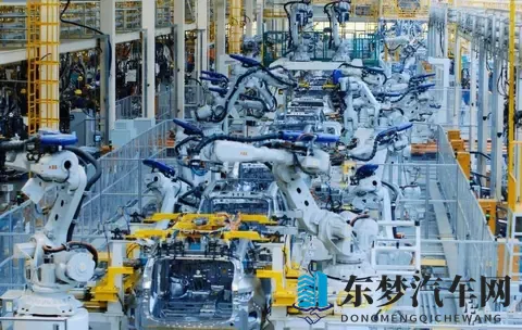 全新卡罗拉概念车亮相，外观脱胎换骨，动力系统升级，有何看点？-3