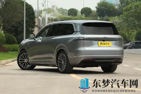 6 座 SUV 品质新选:深蓝 S09 2025 款四驱 Ultra + 高定版全面解读-1