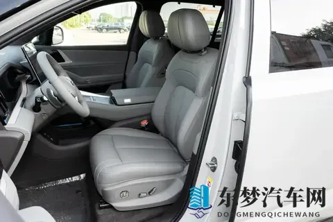 带全家出门，为啥我选了腾势 N8L？大空间+智能配置，舒适又省钱-3