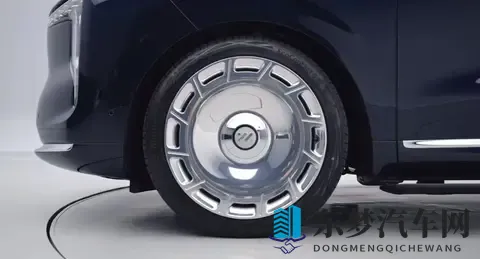 何止霸气，大V博主沉浸式体验智己LS9的旗舰内涵-2