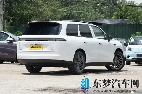 被低估的中大型SUV，配8295芯片+800V快充，零跑C16家用合适吗？-2