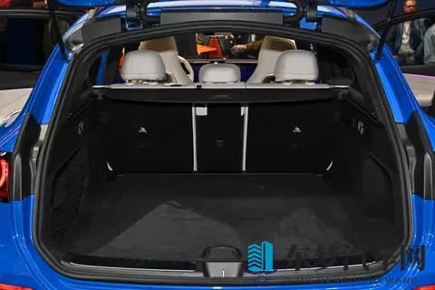 奔驰GLC价格大跳水，入门版最值得买！全新EV版曝光，该卖多少钱-3