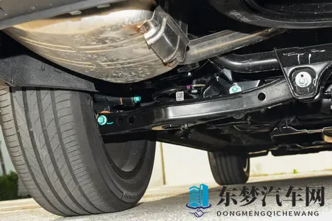 带全家出游，这台10万级七座SUV真香！ 试驾捷途X70L-3