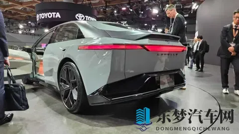 触屏可滑移、配燃油+插混动力可选，全新一代卡罗拉有哪些看点？-1