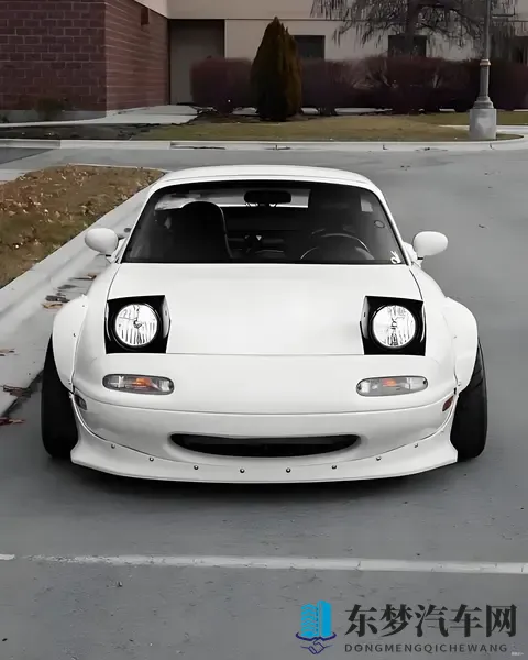 马自达MX-5第一代跳灯版：34年过去，为何仍是车迷心中的白月光？-3