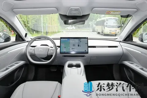 年轻人第一台家轿,买小鹏MONA M03还是长安启源A06?-2