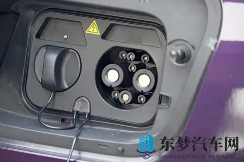 17万预算想买中大型SUV，这款车增程系统+5座布局，适合家用-2