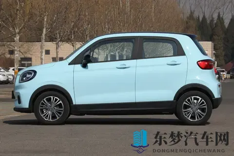 被低估的新能源家轿，我试了试，零跑T03给我答案-1