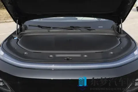 解读深蓝 S09 2025 款后驱 Max：家庭出行的实用之选-1