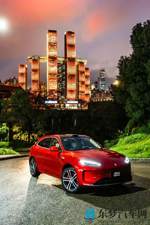 「都市竞技场」问界新M5 Ultra 四车大考-2