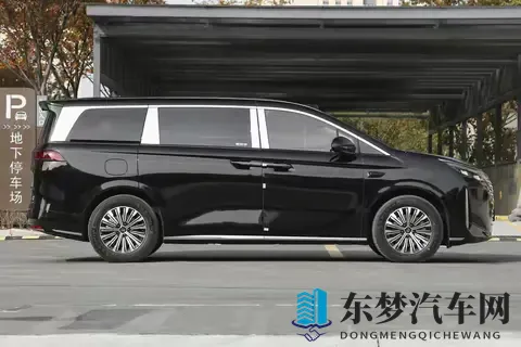 减配入门版增配顶配！2026款比亚迪夏：把区别对待写在配置表上-1