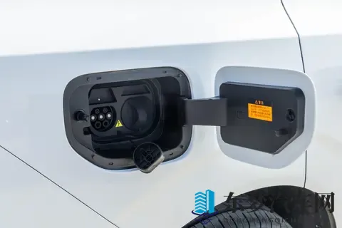 20万以内预算买SUV，不妨看看2026款eπ008五座版，续航1220km-3